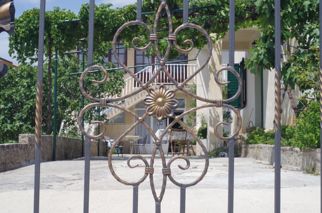 Bougainvillea Apartments Makarska Exterior foto